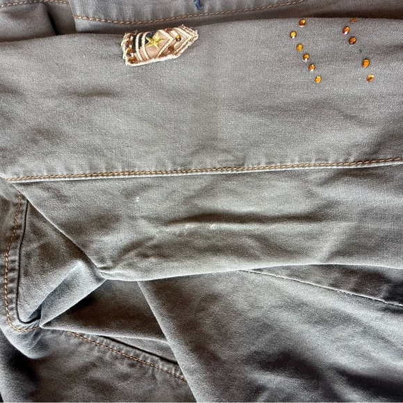 ChiQil Olive Utility Jacket for Women - Picture 10 of 10